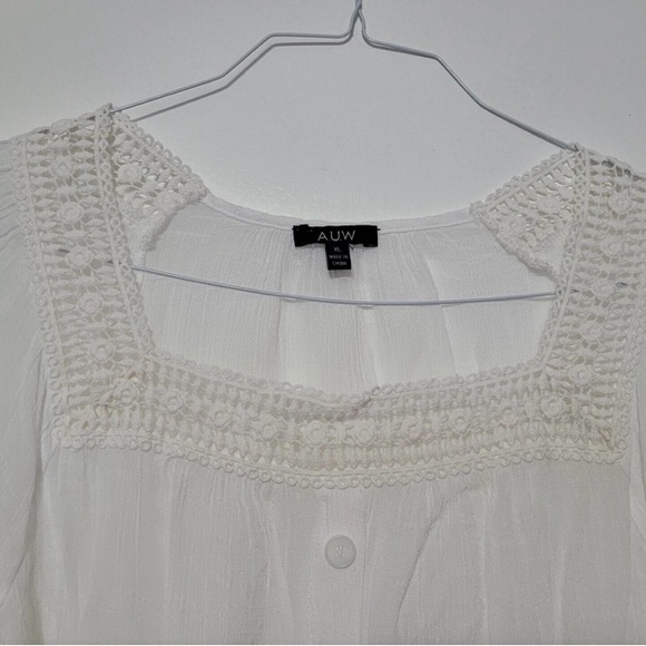 NWT Beautiful Oversized Crochet Peasant Boho Button Down Top - Picture 4 of 4